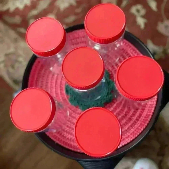 Set of 6 plastic containers clear with red lid 6.5 in height 11.5 width of jar - Picture 2 of 5